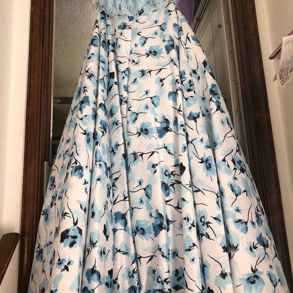 Two piece prom dress - Picture 2 of 6